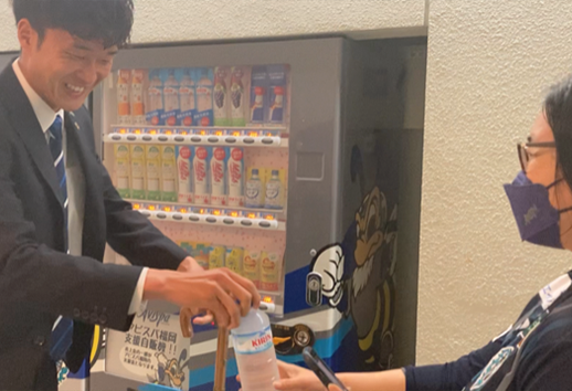 【試合後】選手にジュースをおごってもらえる のイメージ画像