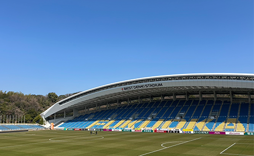 メインスタンド指定(M1)から見えるスタジアム写真